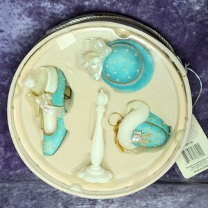 Ladies Collectibles Ensemble